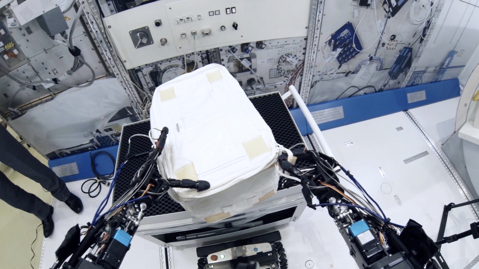 国際宇宙ステーションでのクルー作業代替へ向けJAXAとのアバターロボット初期実証を実施 - MELTIN MMI